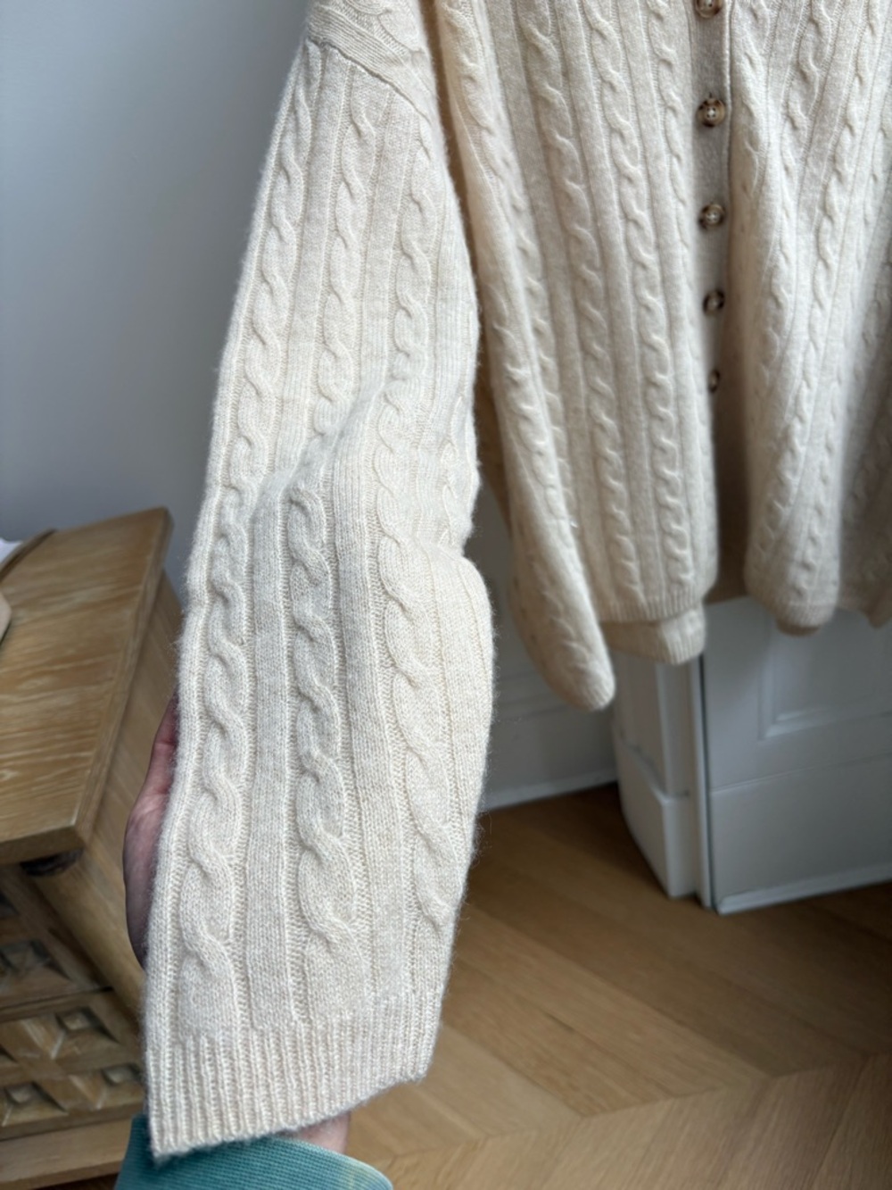 Reformation Beige Baggy Cable-Knit V-Neck Cardigan Small - Picture 5 of 8